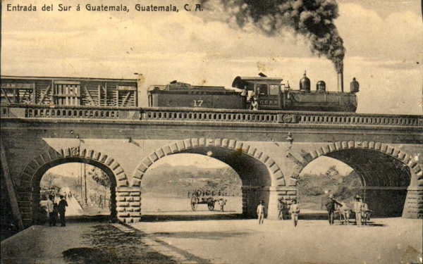 Fig. 3. Alberto G. Valdeavellano, Ferrocarril, entrada al sur de la ciudad, s.f. Fotografía. Fuente: Tarjeta Postal, Archivo Fotográfico del Museo de Historia de Guatemala, dominio público.