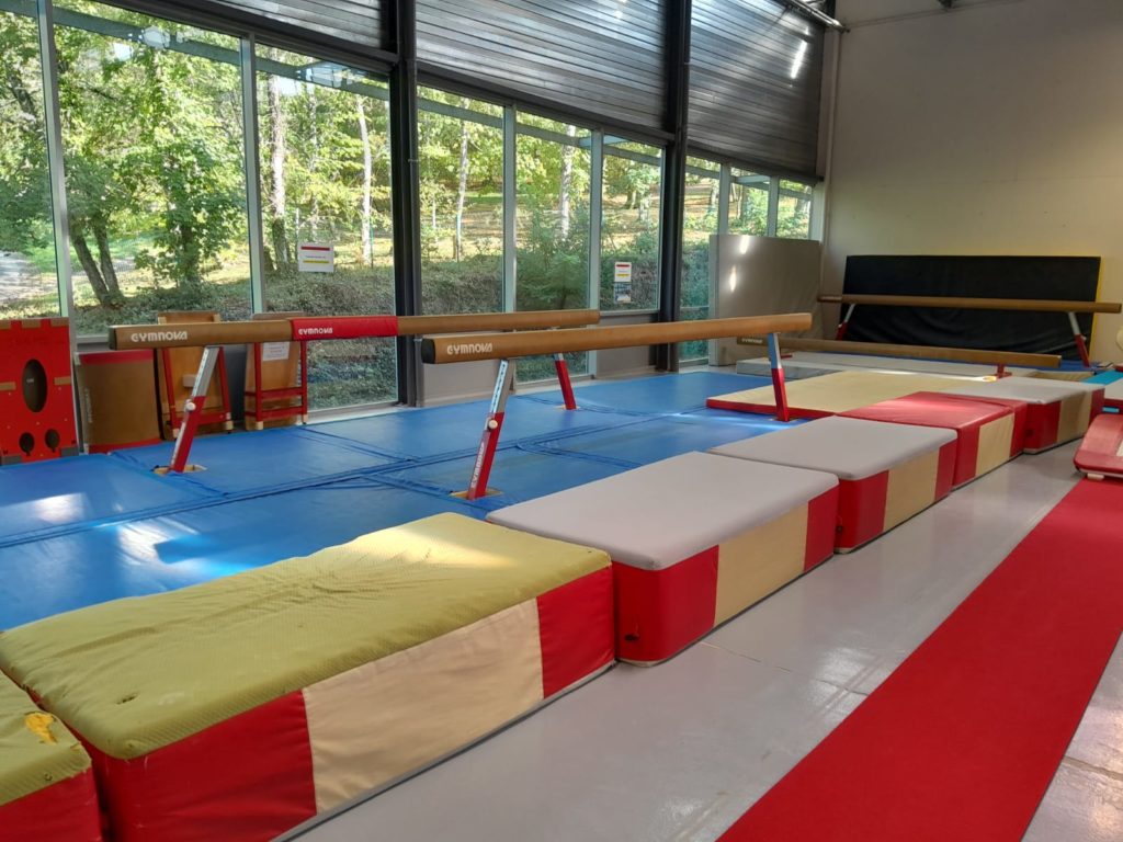 Nouveau matériel en salle de gymnastique - SUAPS