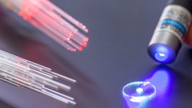 A fibre laser for transmitting secret information - Université de